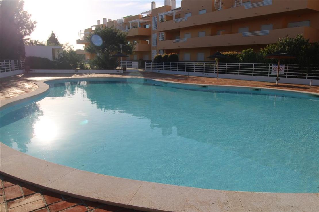 Marinho - 2 Bedroom 2 Bathroom Ground Floor Apartment With Communal Pool And Gardens Conceicao  Экстерьер фото