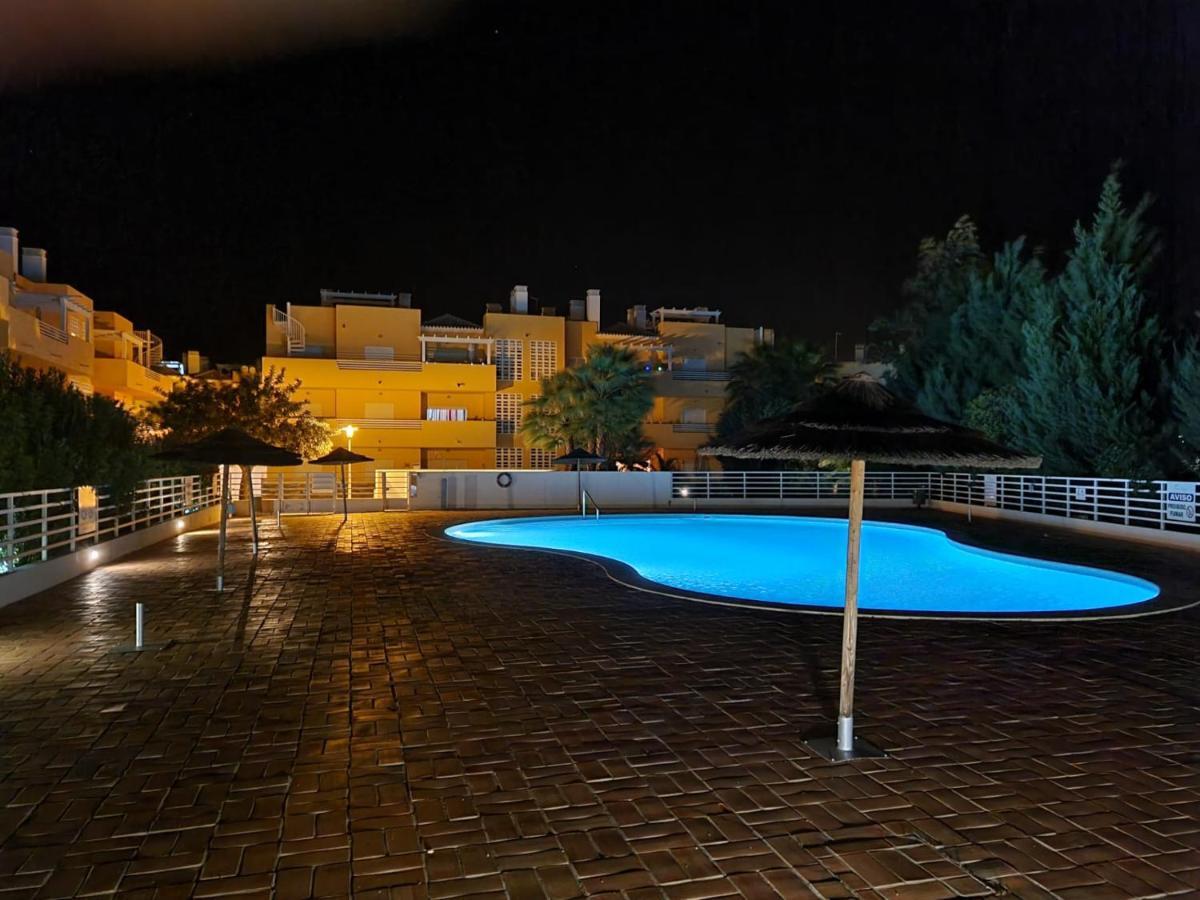 Marinho - 2 Bedroom 2 Bathroom Ground Floor Apartment With Communal Pool And Gardens Conceicao  Экстерьер фото