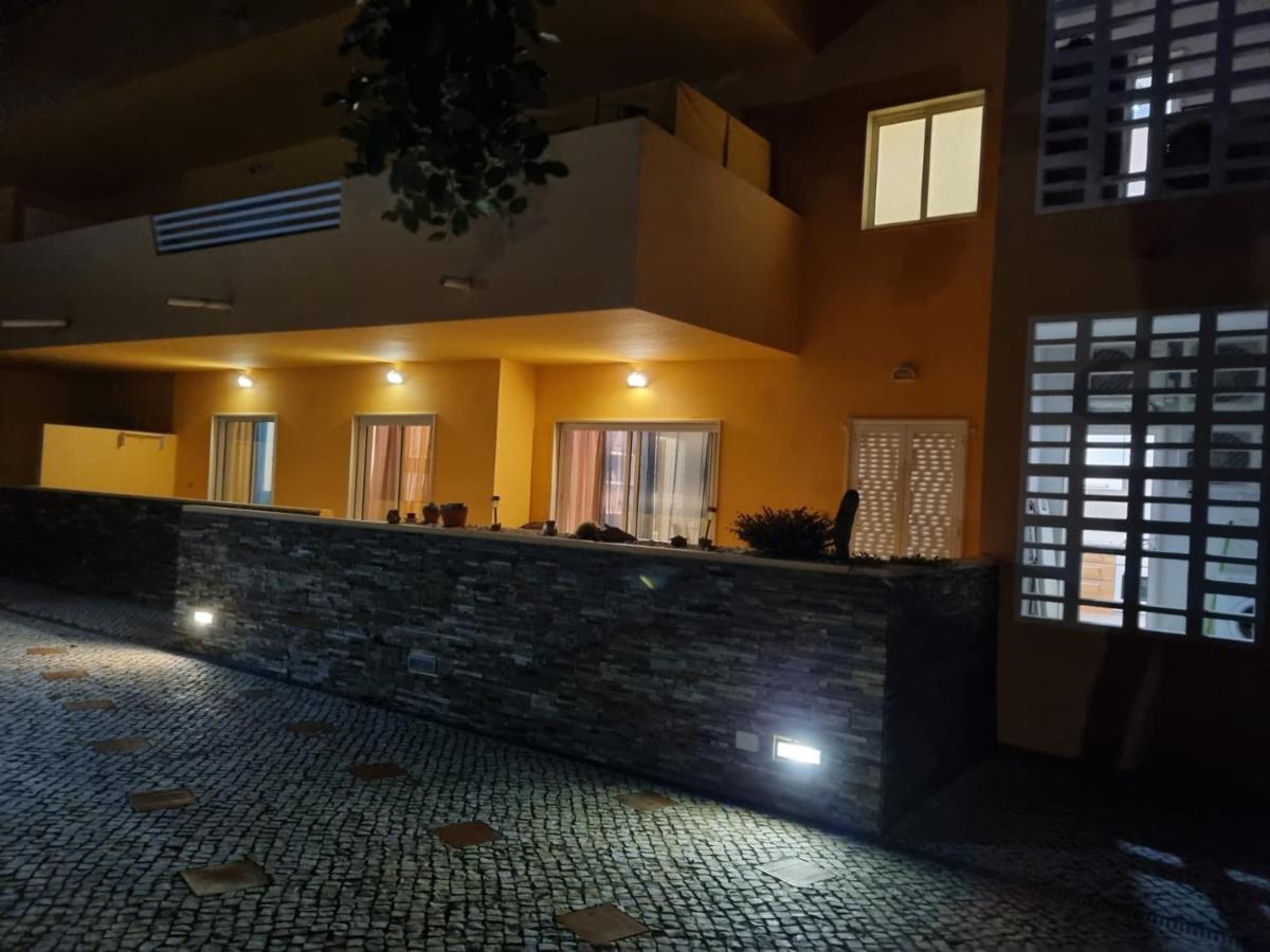Marinho - 2 Bedroom 2 Bathroom Ground Floor Apartment With Communal Pool And Gardens Conceicao  Экстерьер фото
