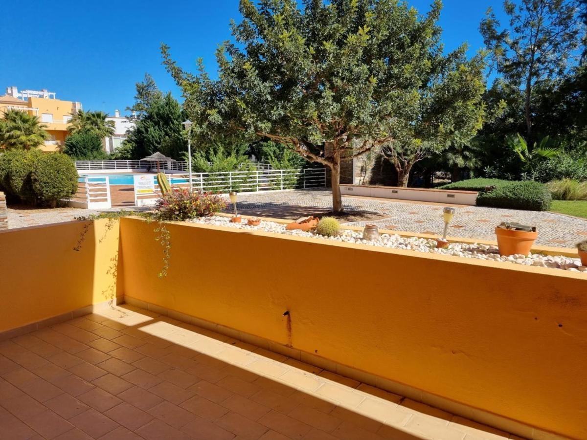 Marinho - 2 Bedroom 2 Bathroom Ground Floor Apartment With Communal Pool And Gardens Conceicao  Экстерьер фото